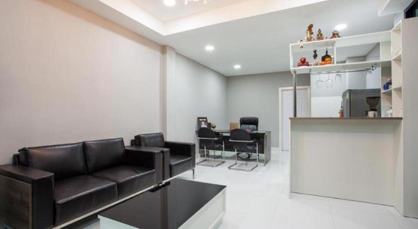 K Station Pattaya Hotel Luaran gambar